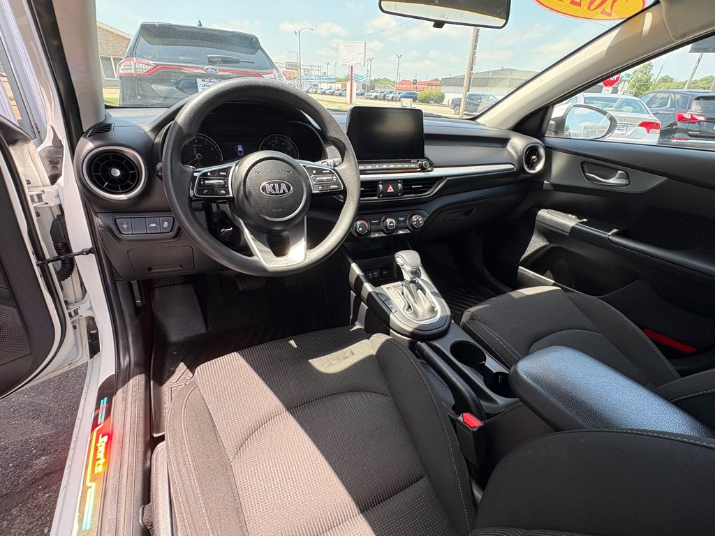 Used 2021 Kia Forte LXS FWD image 9
