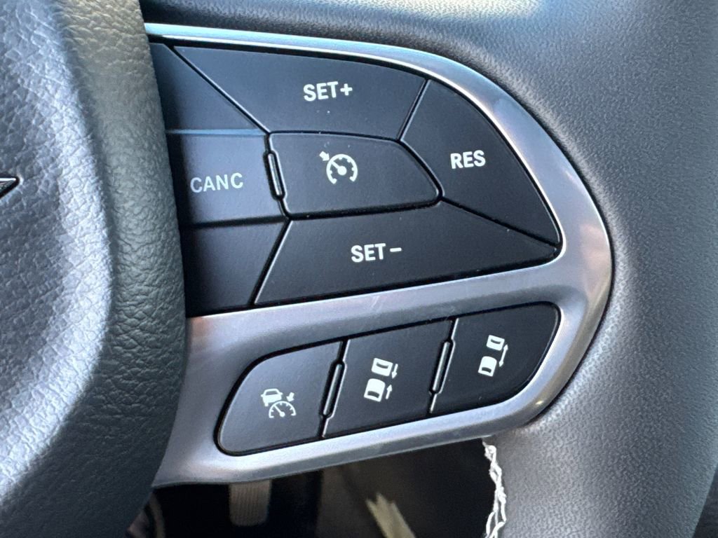 New 2026 Chrysler Pacifica Select FWD image 30