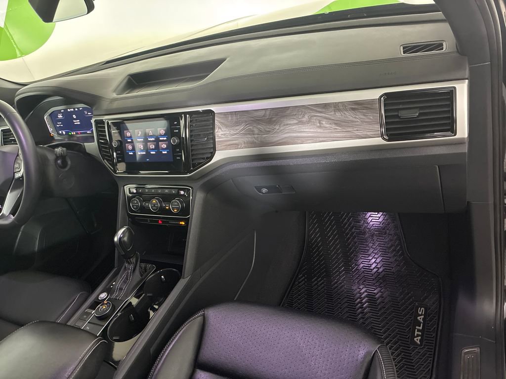 Used 2022 Volkswagen Atlas Cross Sport SE image 30