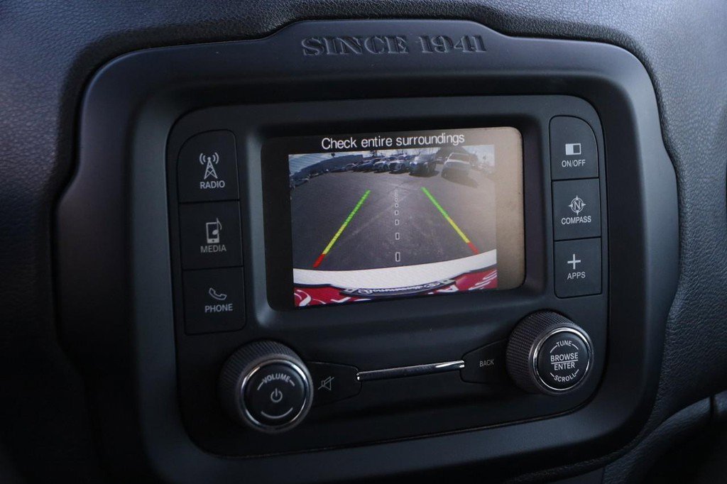 Used 2017 Jeep Renegade Latitude image 17