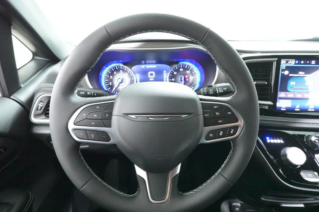 New 2027 Chrysler Pacifica Select FWD image 10