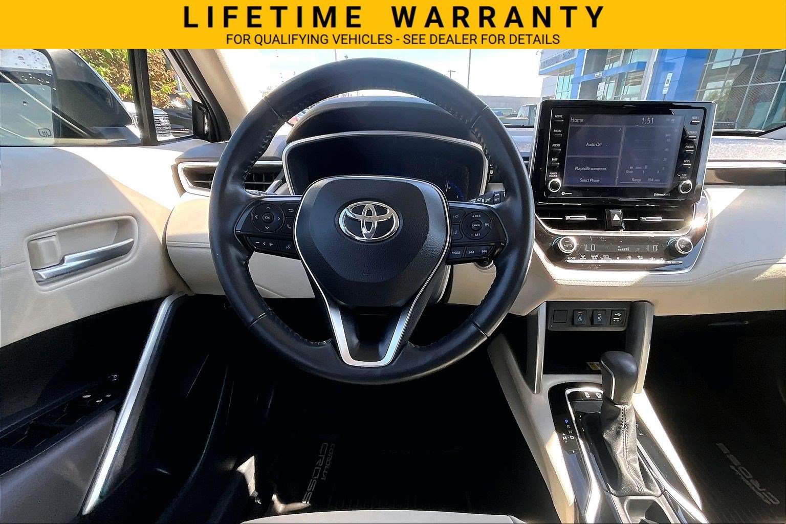 Used 2022 Toyota Corolla Cross XLE w/ Convenience Package AWD/4WD image 5
