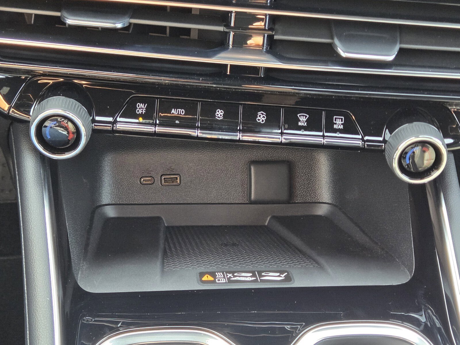 New 2026 Chevrolet Traverse High Country image 16