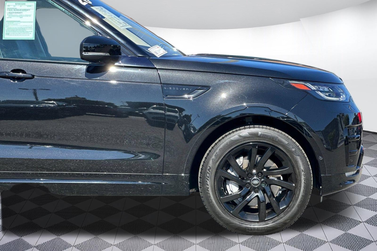 Used 2020 Land Rover Discovery Landmark AWD/4WD image 37