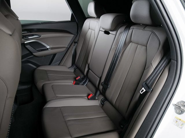 Used 2025 Audi Q5 Premium Plus AWD/4WD image 11