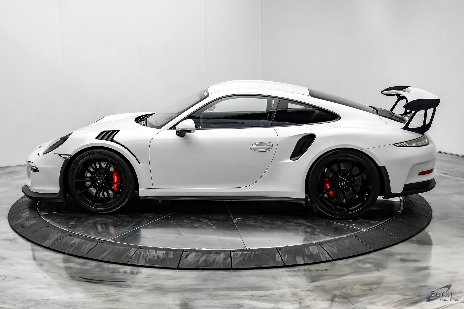 Used 2016 Porsche 911 GT3 RS RWD image 9