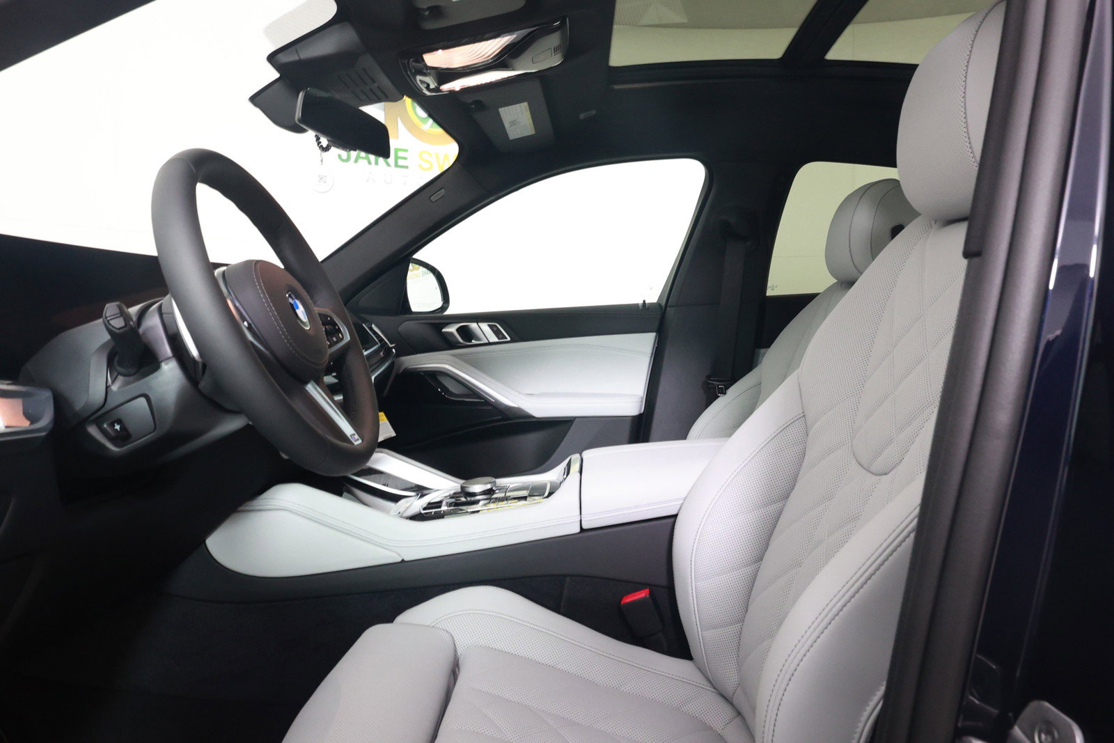 Used 2025 BMW X6 xDrive40i w/ Parking Assistance Package image 12