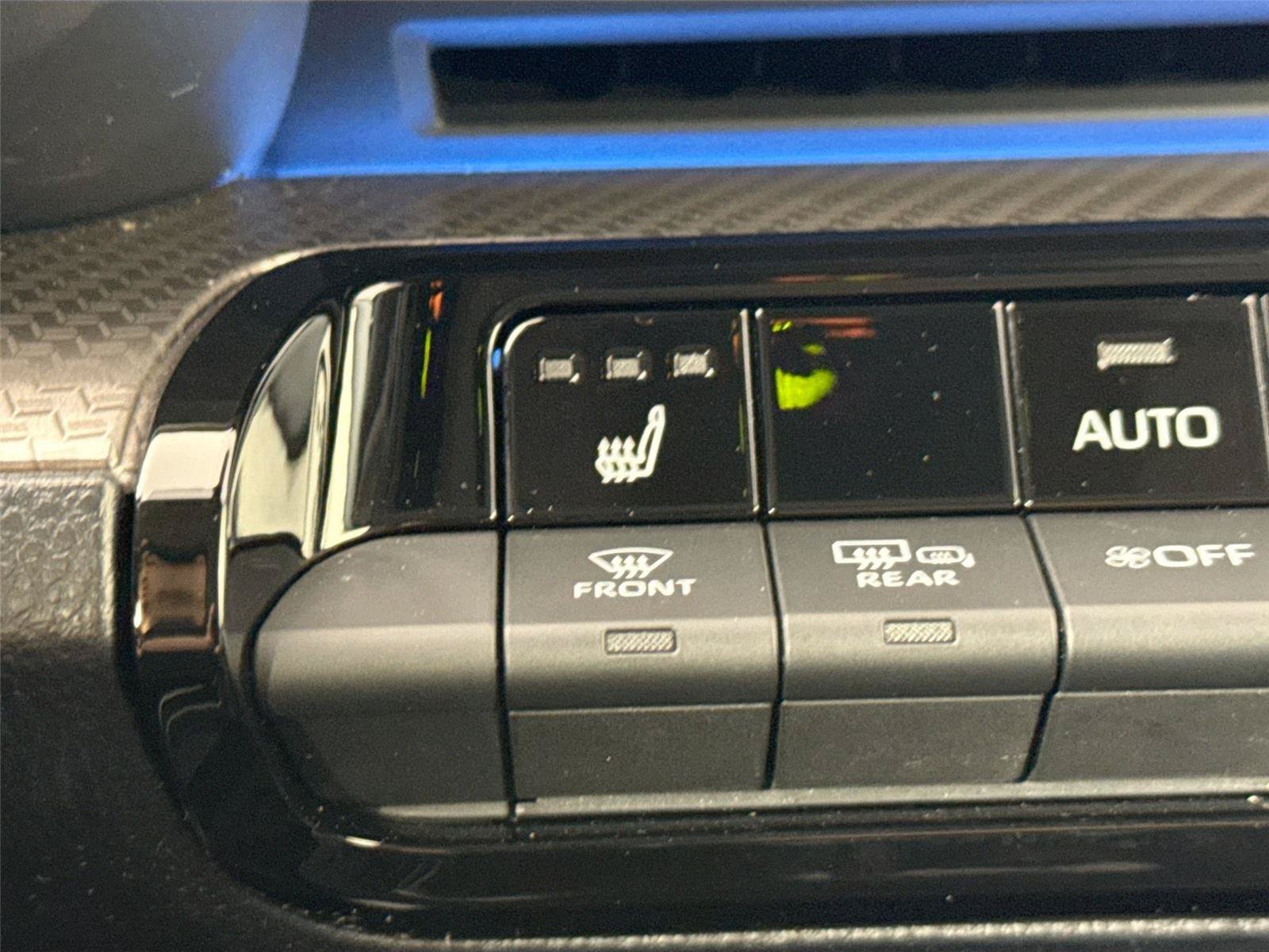 Certified 2025 Toyota Prius XLE FWD image 8