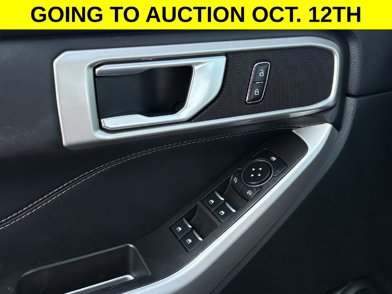 Used 2024 Ford Explorer XLT w/ Equipment Group 202A AWD/4WD image 23