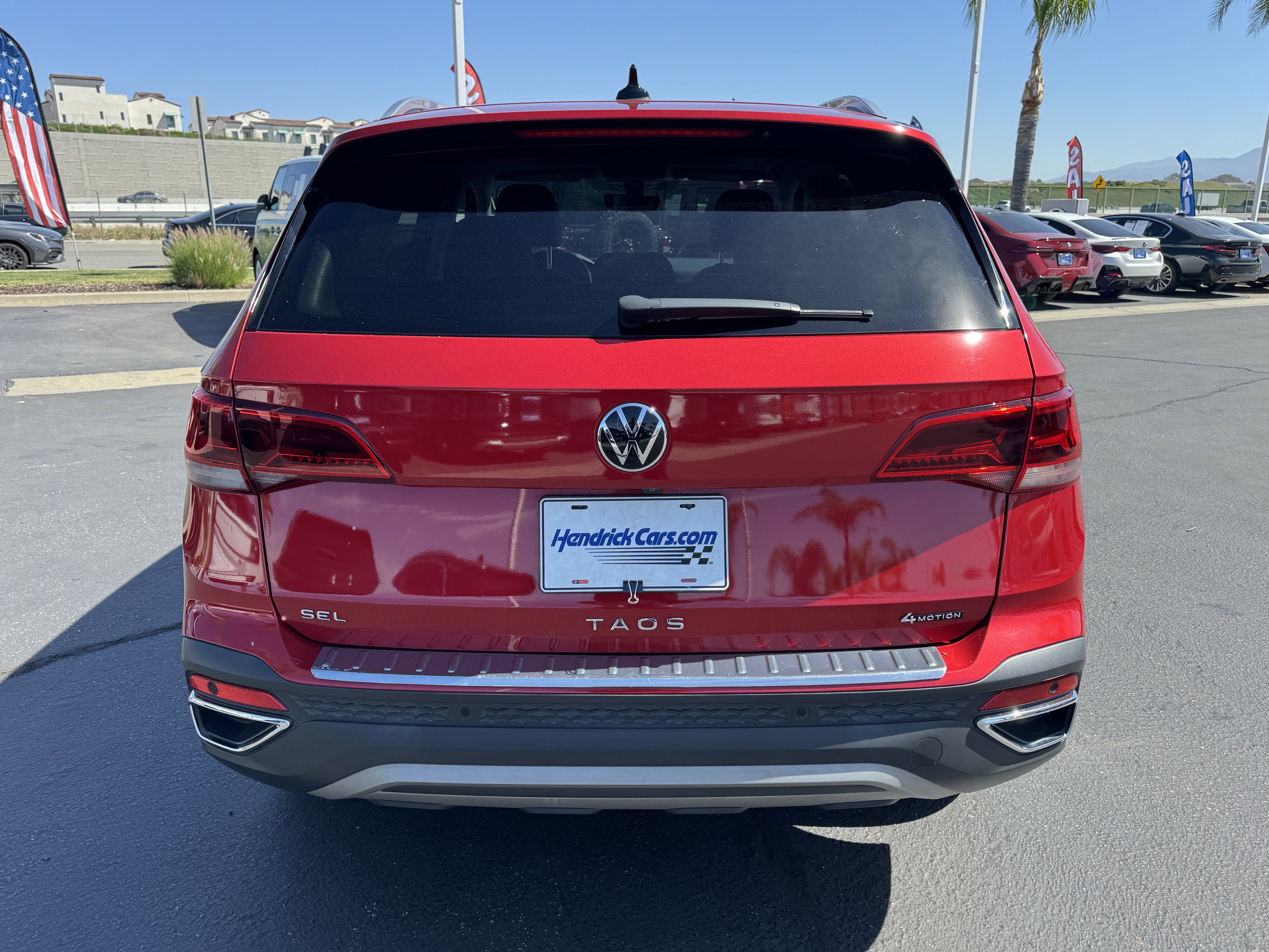 Used 2022 Volkswagen Taos SEL w/ Panoramic Sunroof Package image 9