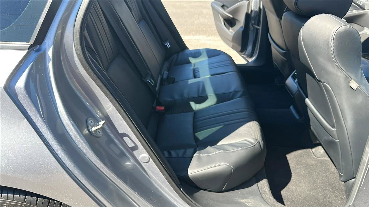 Used 2018 Honda Accord EX-L image 32