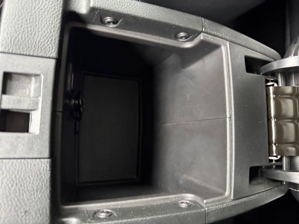 Used 2017 Jeep Wrangler Unlimited Rubicon image 26