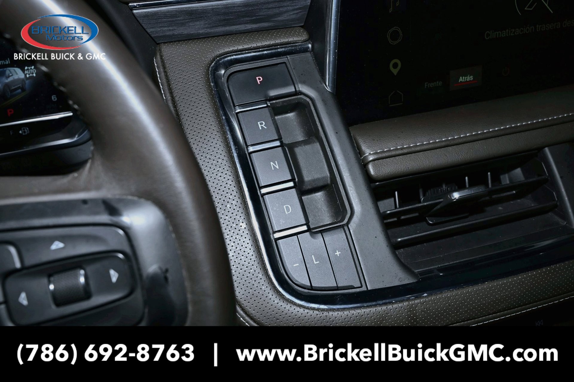 Used 2023 GMC Yukon XL SLT AWD/4WD image 33