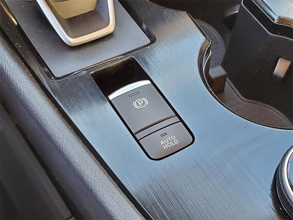 Certified 2023 Nissan Rogue SV image 28