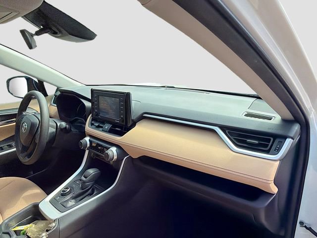 Used 2021 Toyota RAV4 XLE image 13