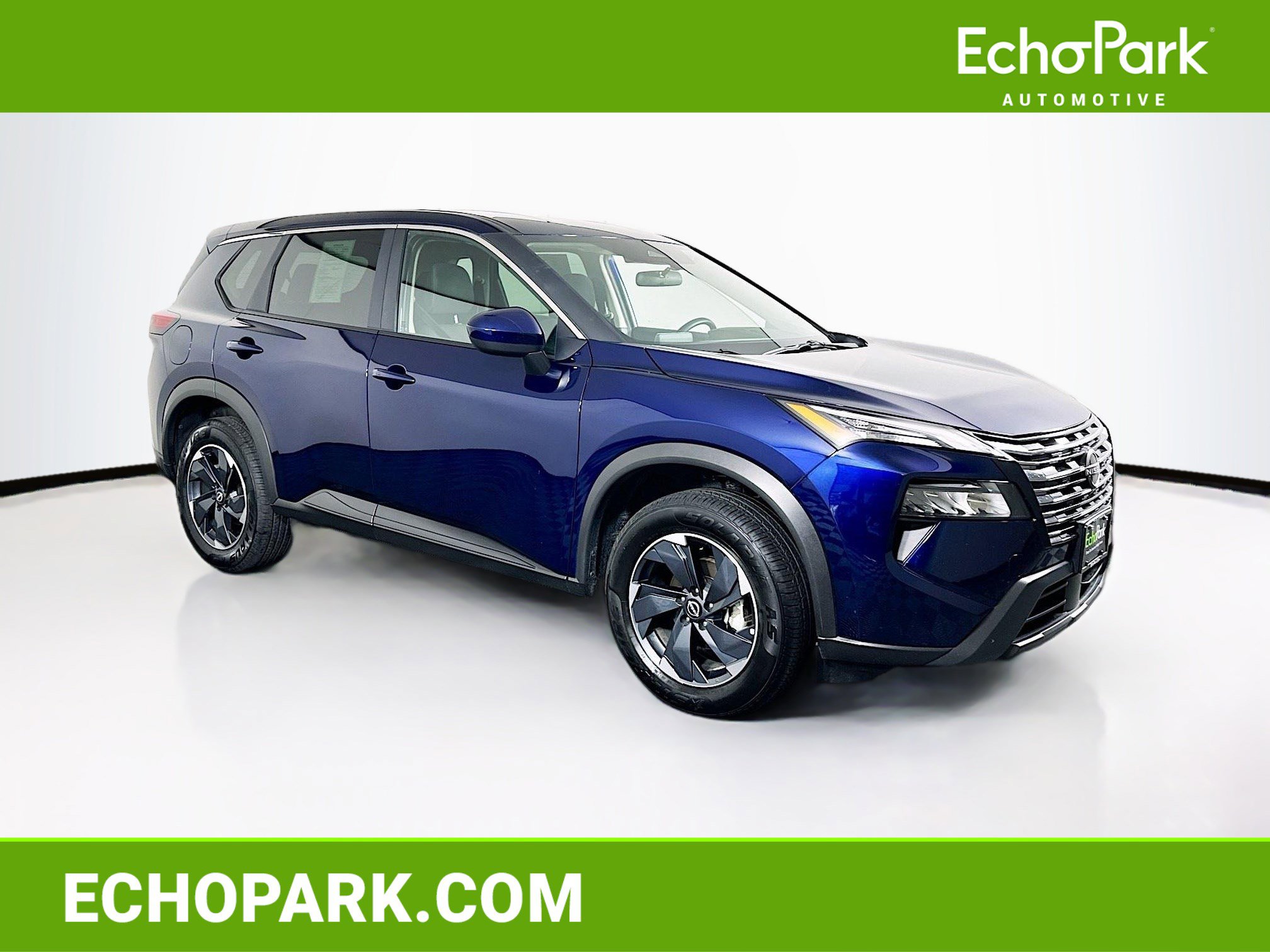 Used 2025 Nissan Rogue SV image 1