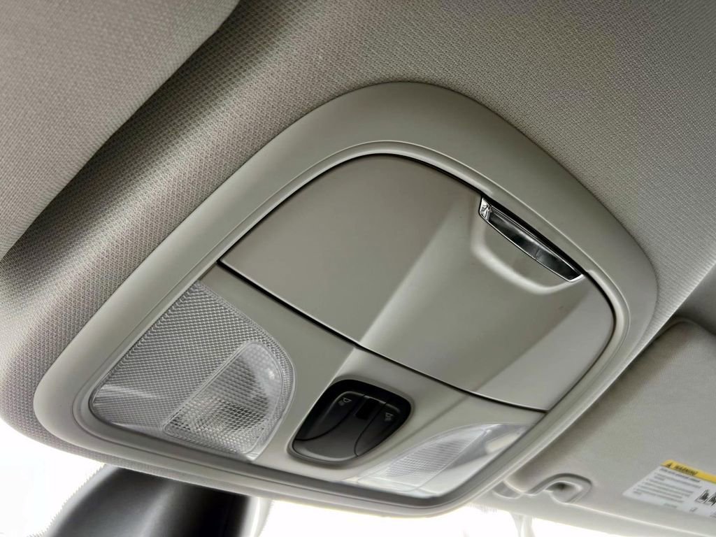 Used 2020 Jeep Cherokee Latitude Plus w/ Comfort/Convenience Group image 37