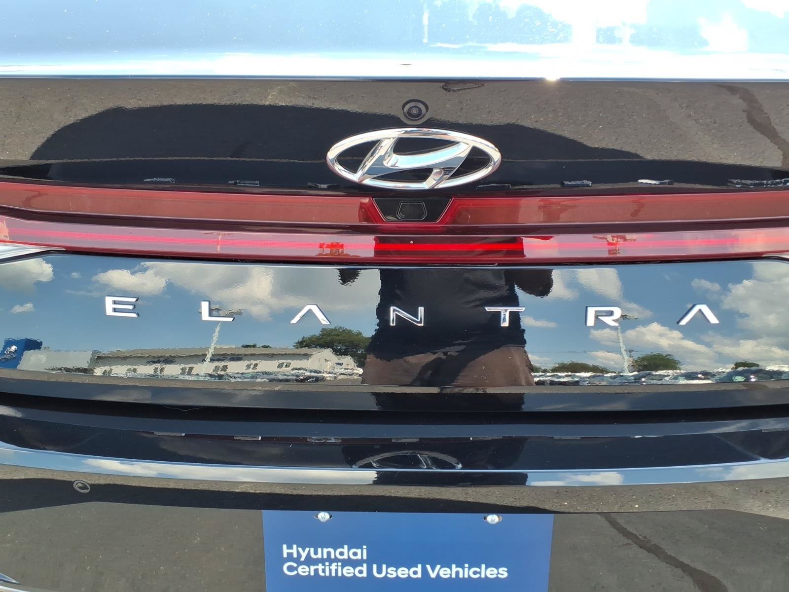 Certified 2023 Hyundai Elantra Limited w/ Cargo Package FWD image 15