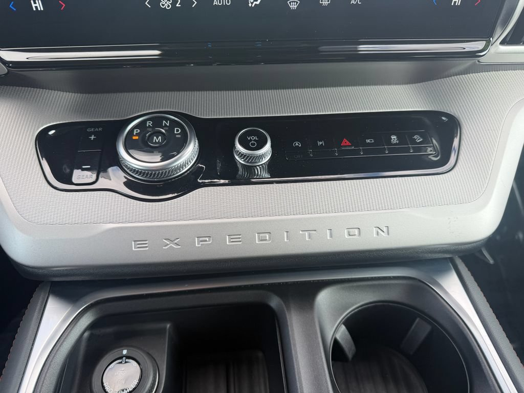 Used 2025 Ford Expedition Max Active AWD/4WD image 33
