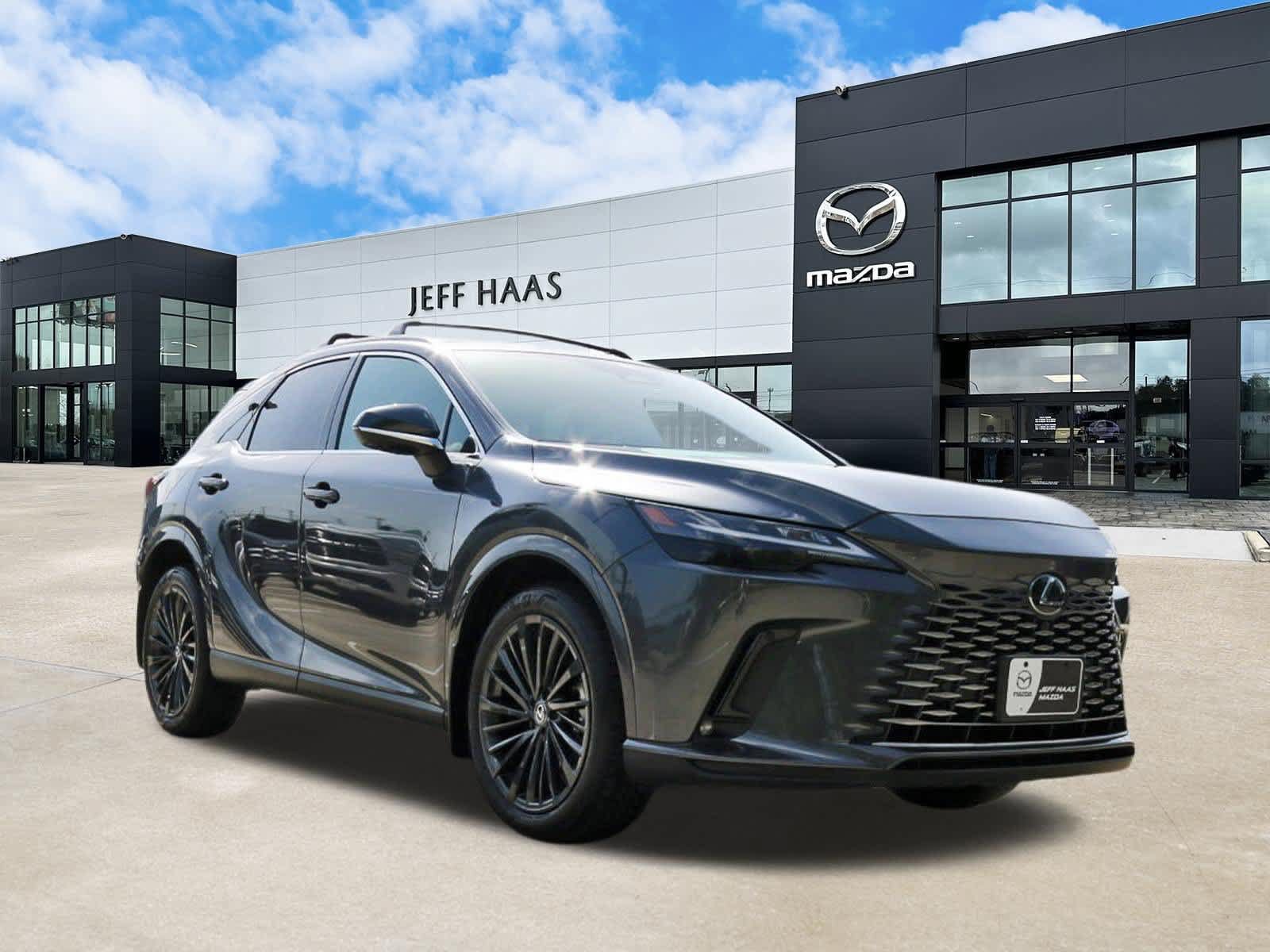 Used 2025 Lexus RX 350 Premium w/ Convenience Package FWD image 4