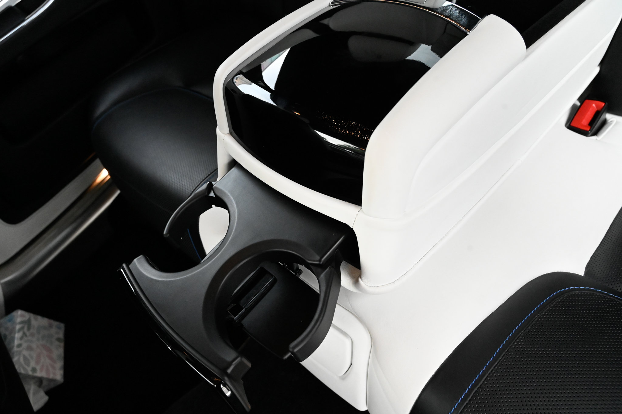 Used 2018 Rolls-Royce Ghost RWD image 42