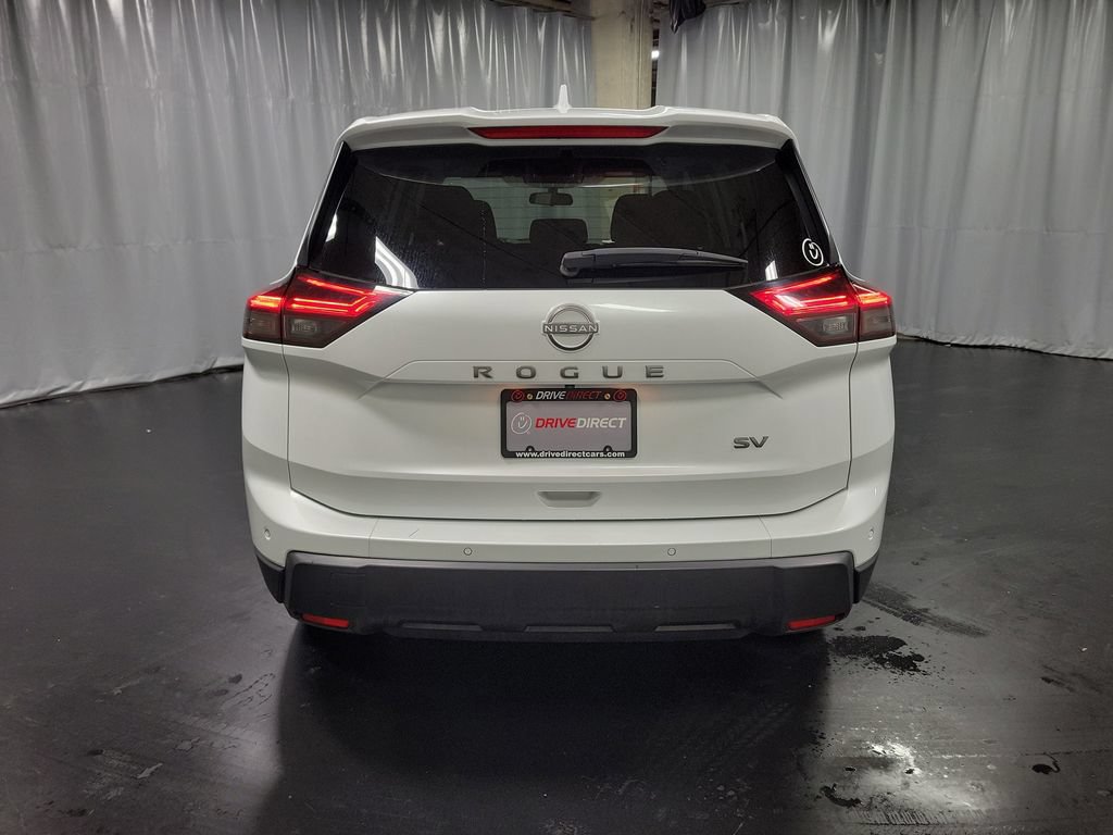 Used 2024 Nissan Rogue SV FWD image 8