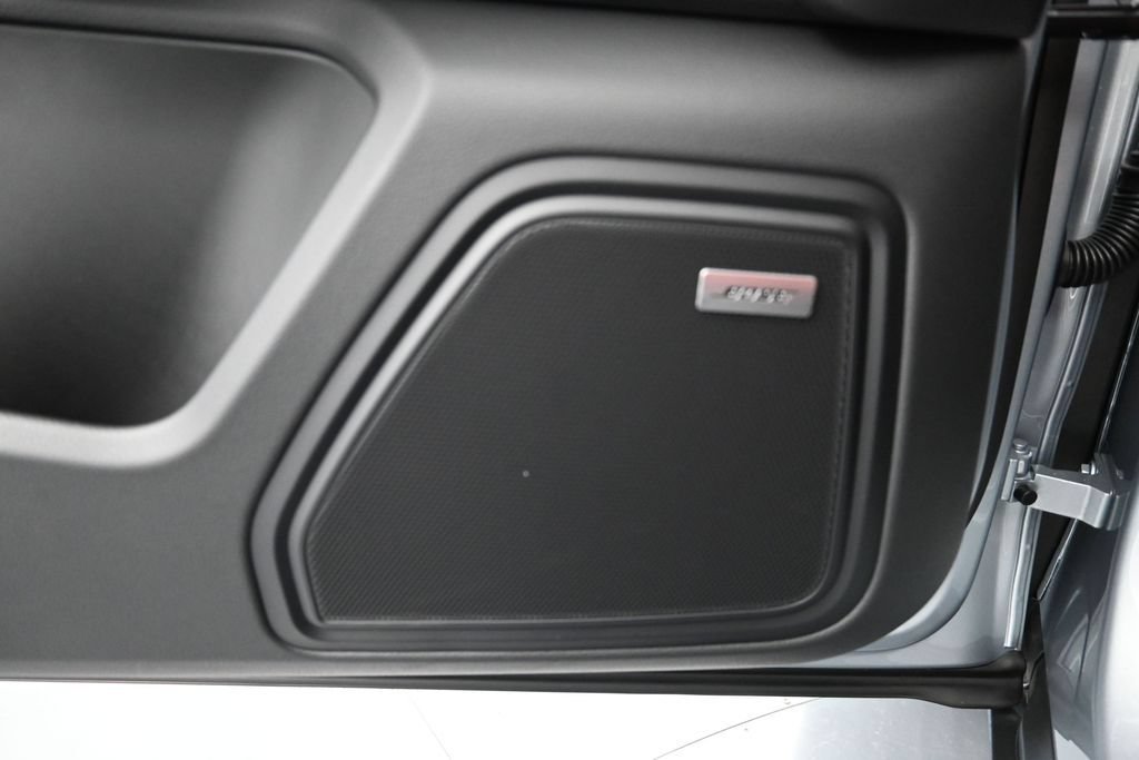 New 2026 Porsche Macan AWD/4WD image 11