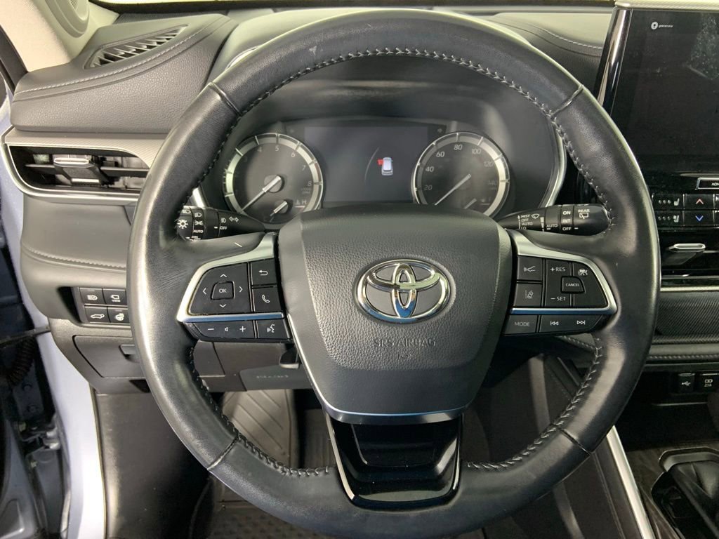 Used 2020 Toyota Highlander Platinum AWD/4WD image 32