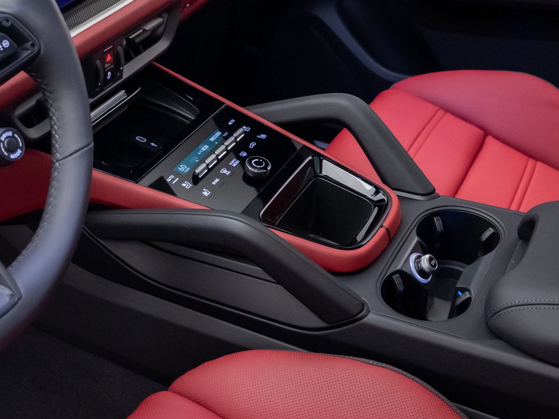 New 2026 Porsche Cayenne Coupe AWD/4WD image 13