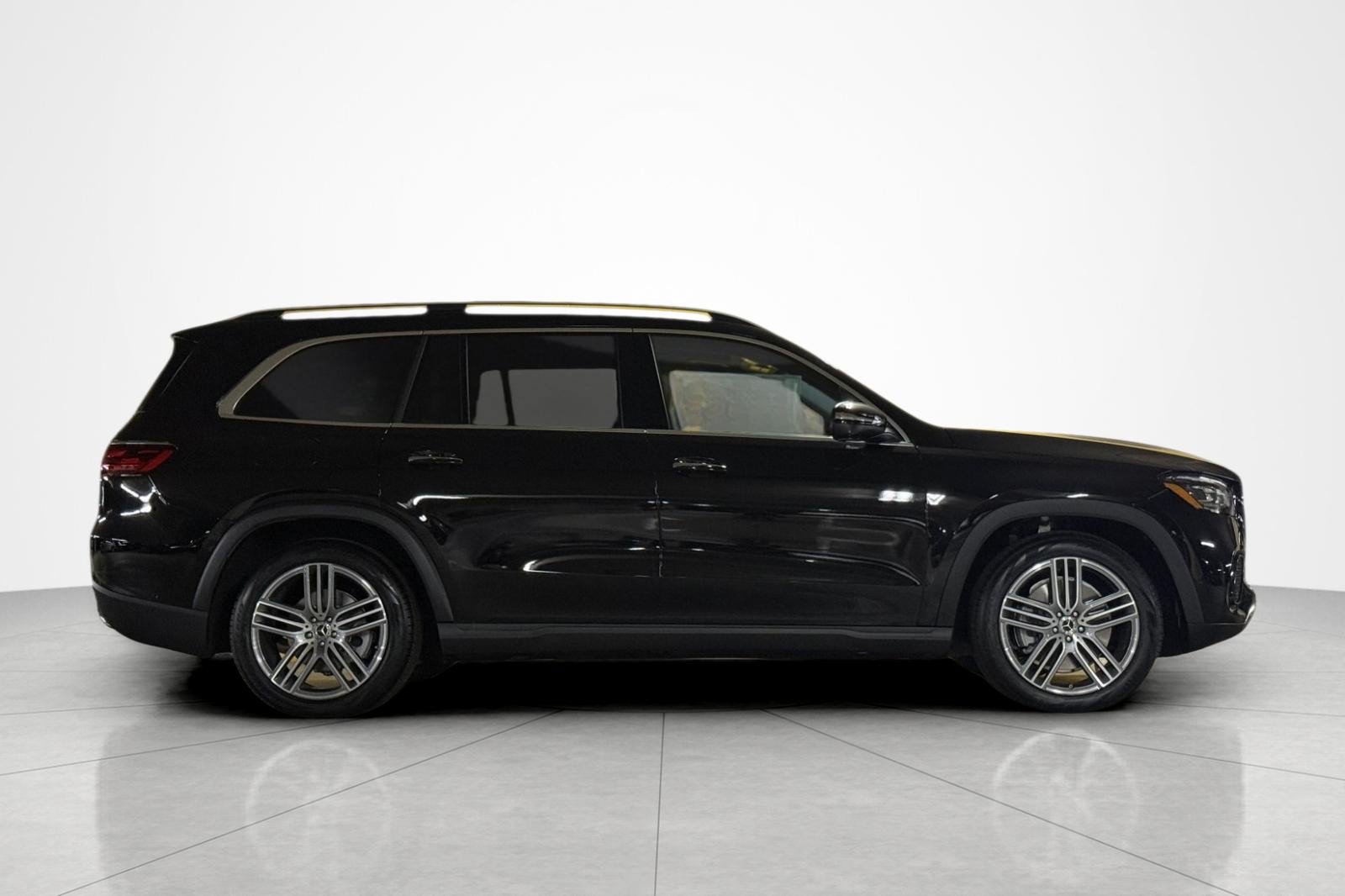 New 2026 Mercedes-Benz GLS 450 4MATIC image 6