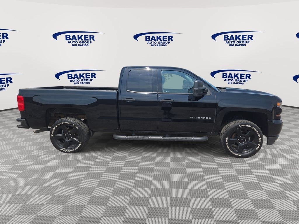 Used 2018 Chevrolet Silverado 1500 Custom w/ Custom Value Package AWD/4WD image 2