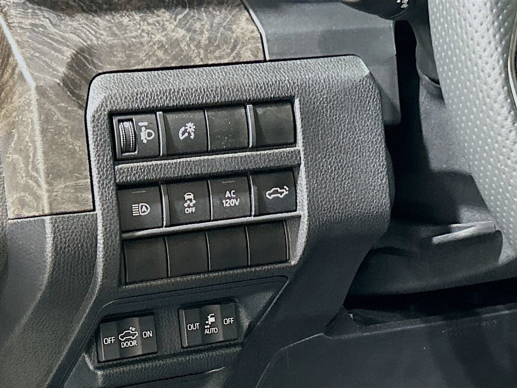 Used 2025 Toyota Tacoma Limited AWD/4WD image 8