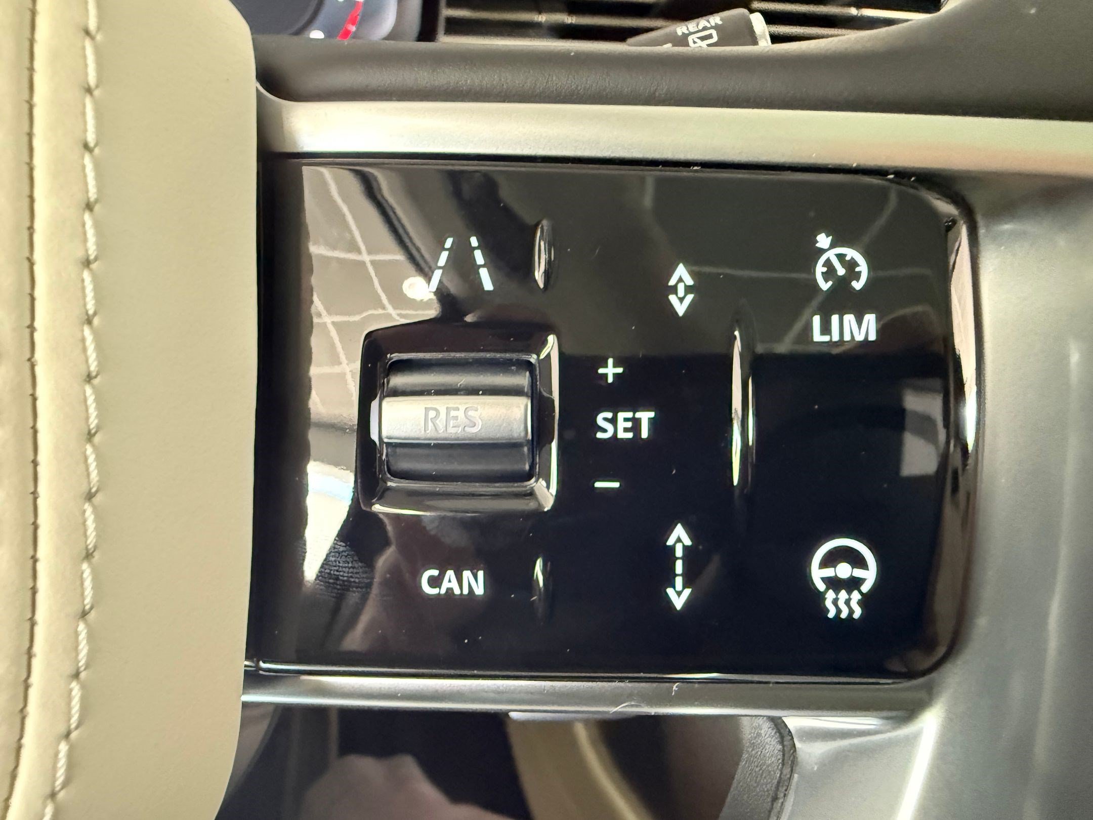 New 2026 Land Rover Range Rover SE AWD/4WD image 34