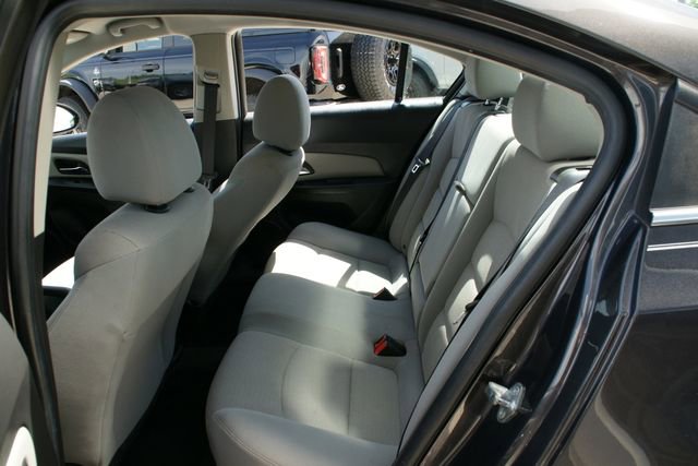 Used 2015 Chevrolet Cruze LT FWD image 20