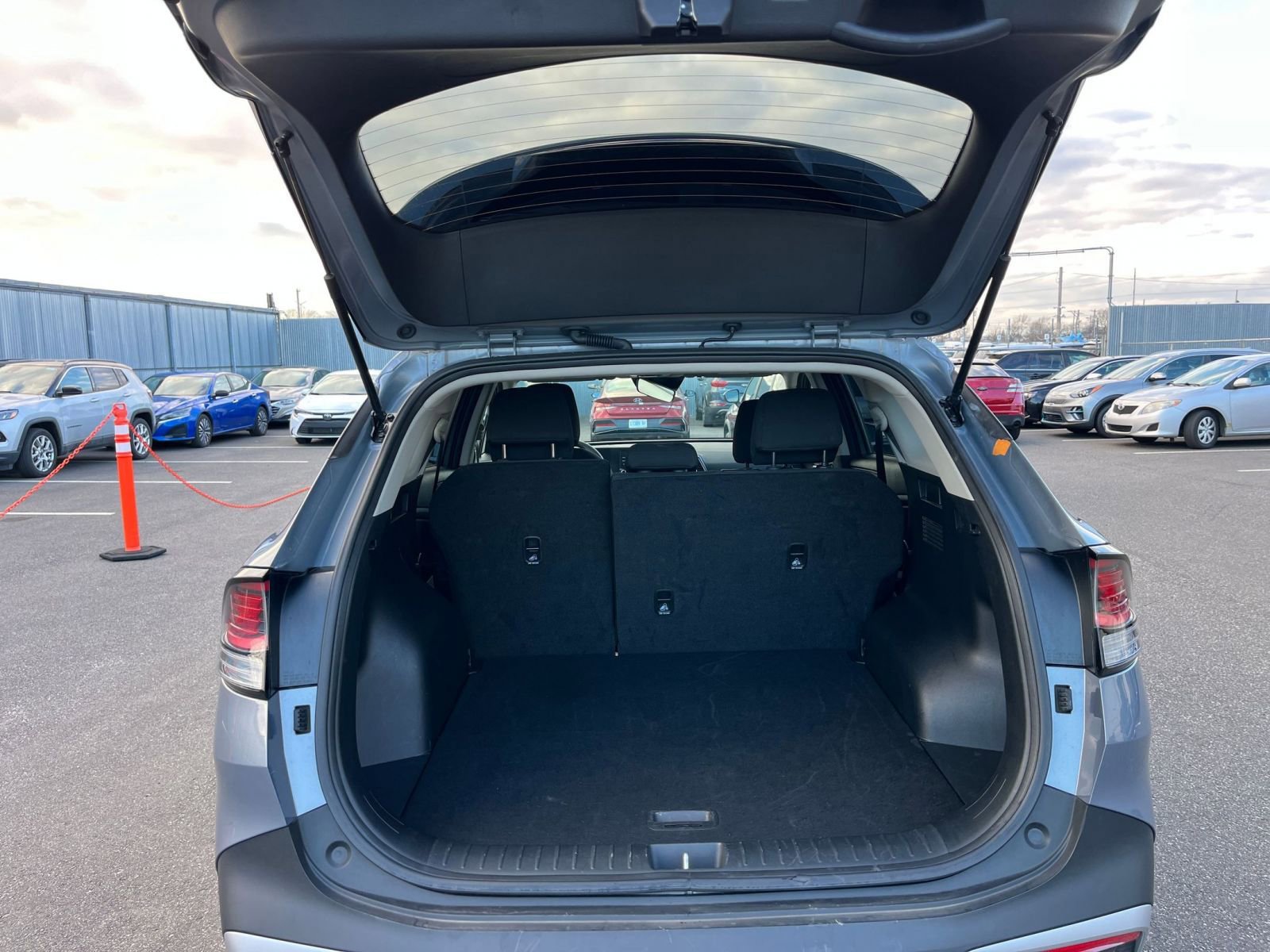 Used 2025 Kia Sportage LX image 30