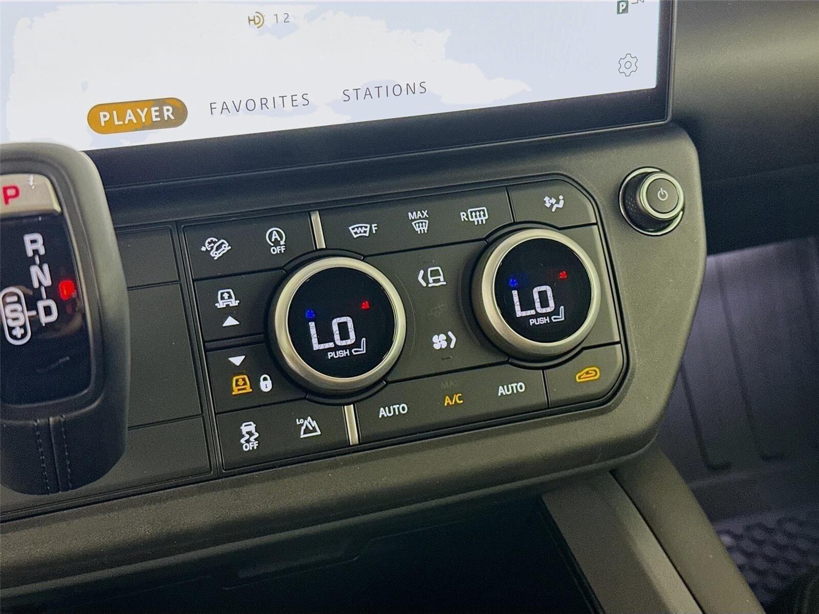 New 2026 Land Rover Defender 110 X-Dynamic SE AWD/4WD image 18
