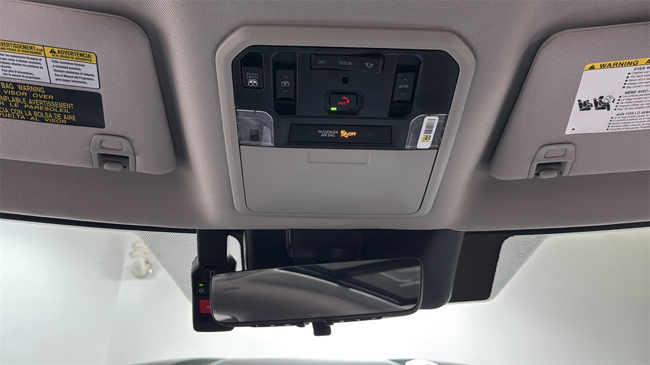 Used 2024 Toyota Tundra Limited image 11