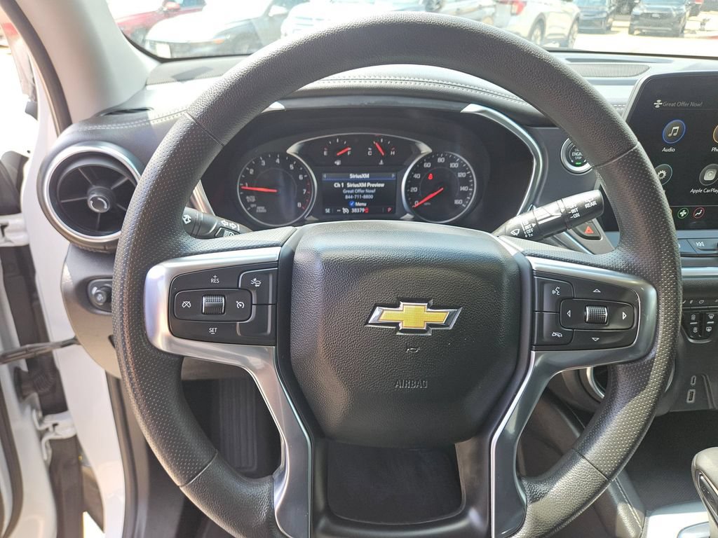 Used 2025 Chevrolet Blazer LT FWD image 18