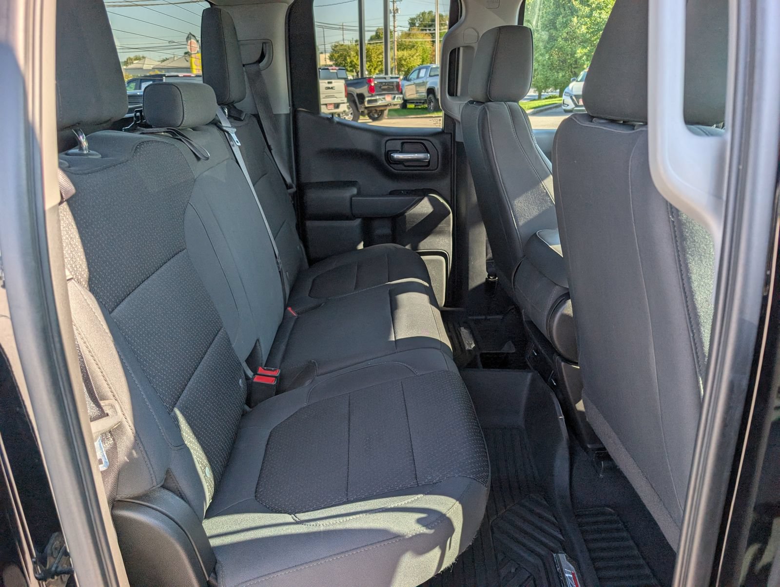 Used 2020 Chevrolet Silverado 1500 Custom w/ Custom Value Package AWD/4WD image 12
