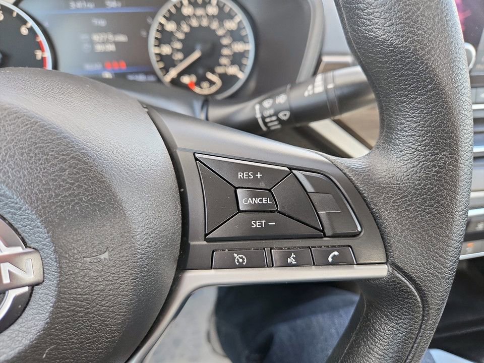 Used 2024 Nissan Altima 2.5 SV image 16