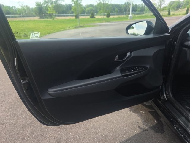Used 2019 Hyundai Veloster 2.0 FWD image 17