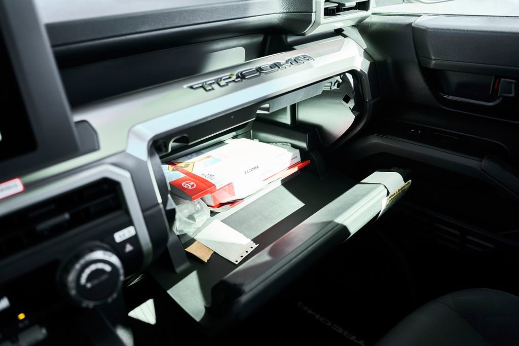 Used 2025 Toyota Tacoma SR5 image 34