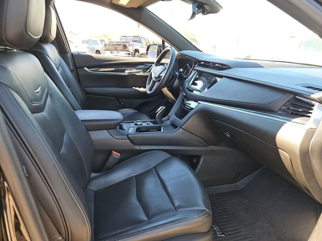 Used 2022 Cadillac XT5 Premium Luxury w/ LPO, Floor Liner Package FWD image 23