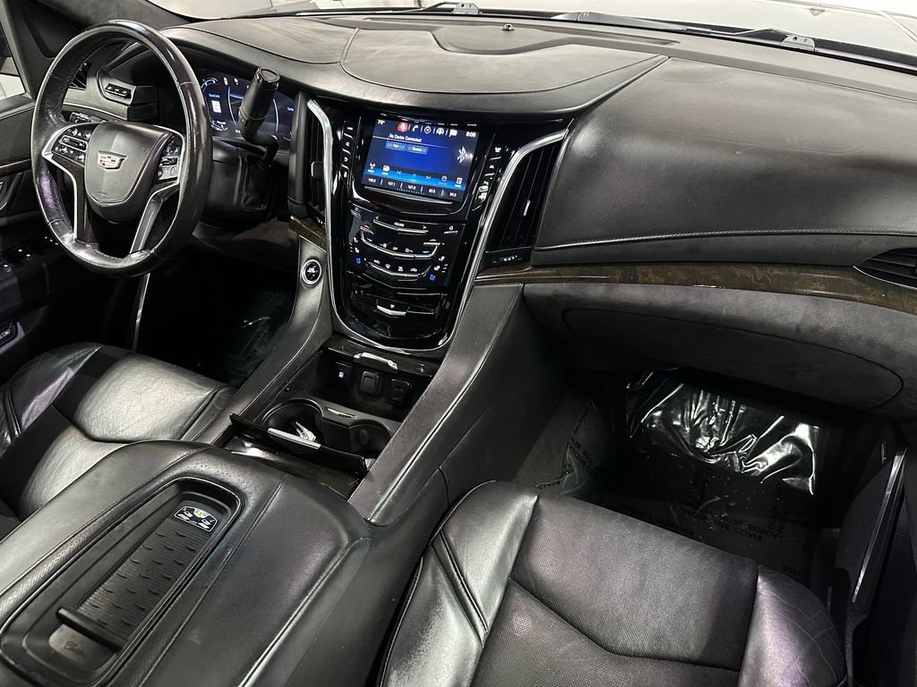 Used 2017 Cadillac Escalade Platinum AWD/4WD image 11