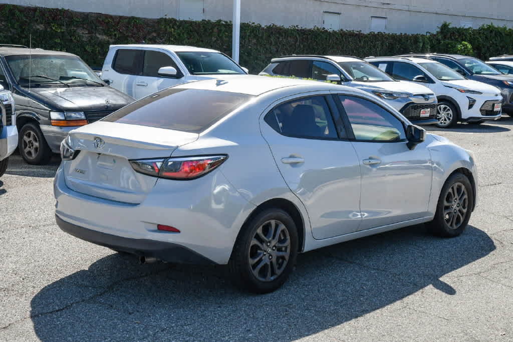 Used 2019 Toyota Yaris LE FWD image 9