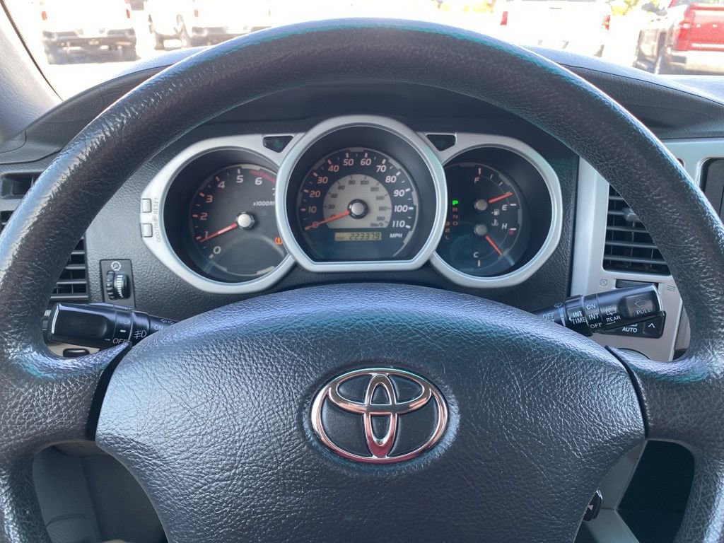 Used 2004 Toyota 4Runner SR5 image 23