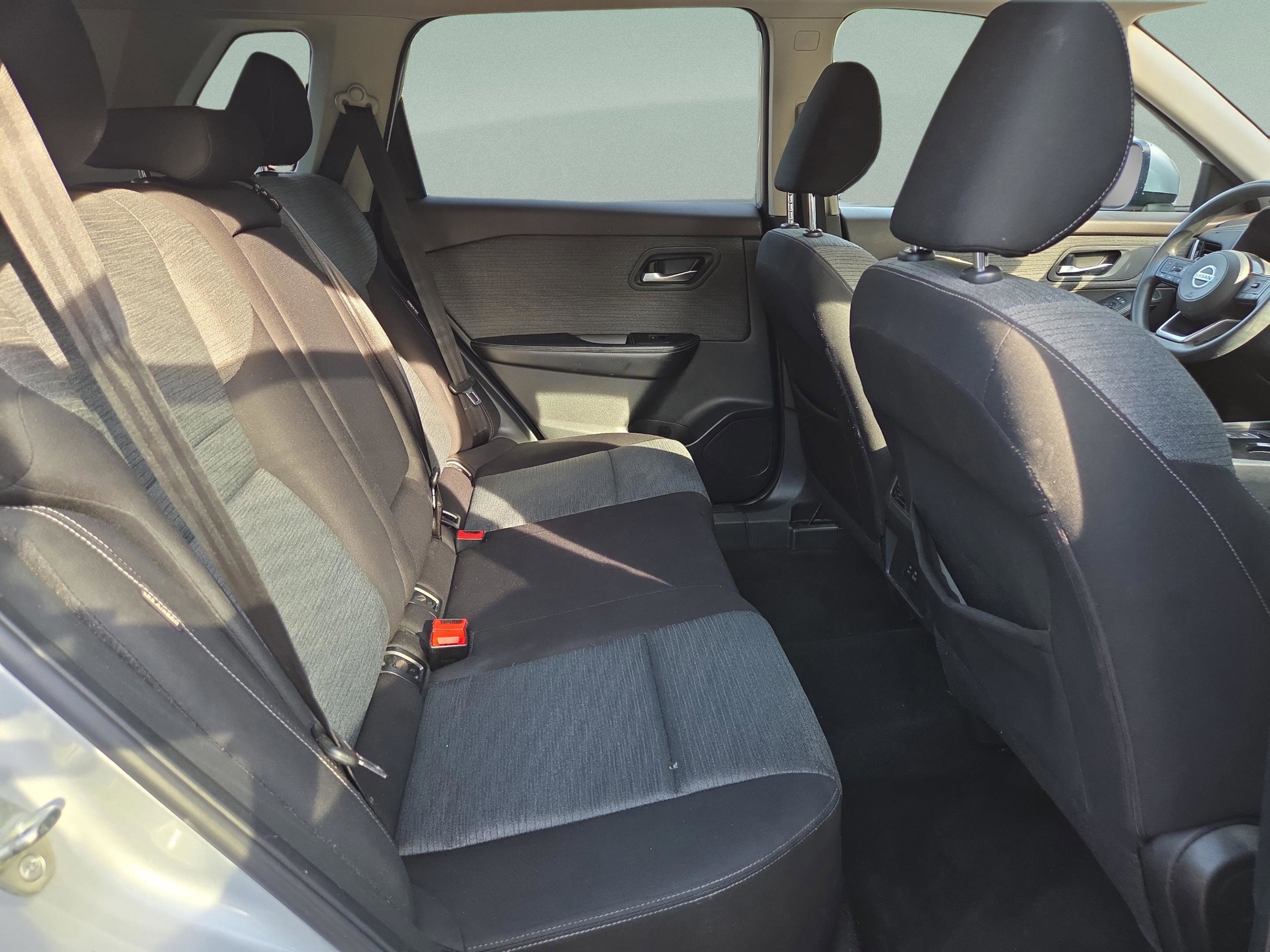 Used 2021 Nissan Rogue SV FWD image 28