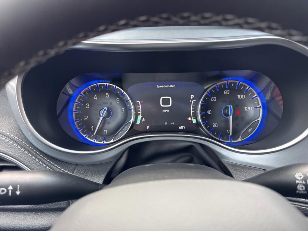 New 2026 Chrysler Pacifica Limited image 18