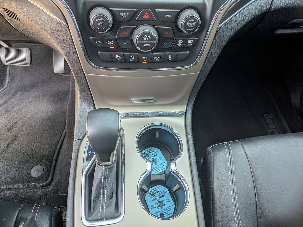 Used 2017 Jeep Grand Cherokee Limited AWD/4WD image 19