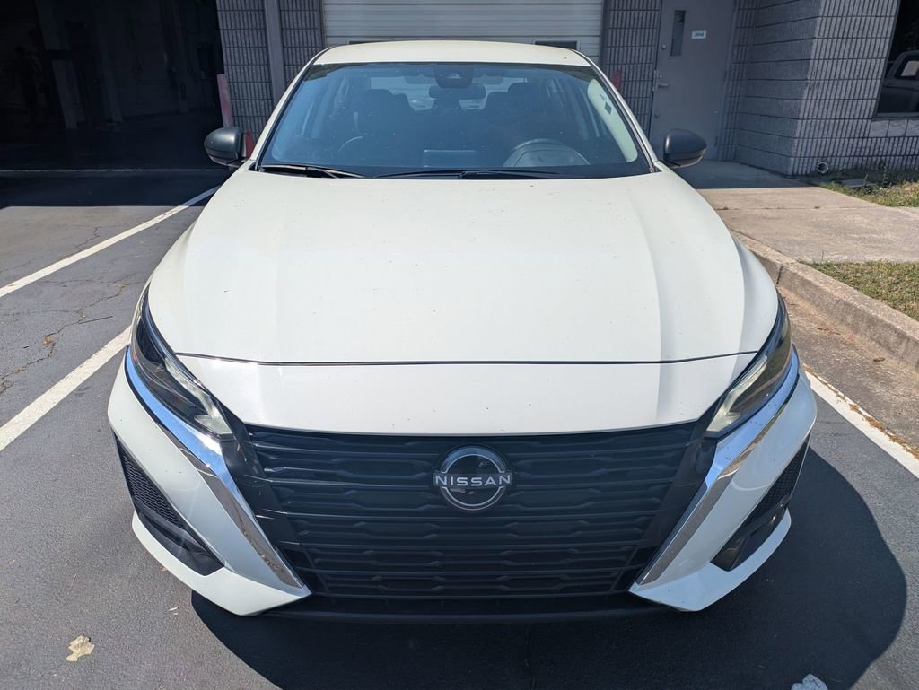 Used 2025 Nissan Altima 2.5 SV image 2